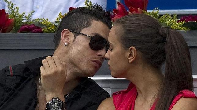 Cristiano Ronaldo e Irina Shayk durante un partido de tenis en Madrid