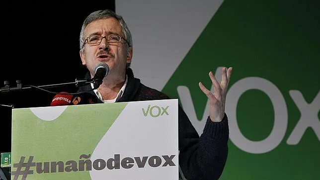 José Antonio Ortega Lara, uno de los fundadores del partido político VOX, durante su intervención en el acto organizado con motivo del primer aniversario de la formación