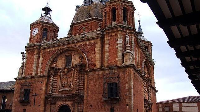 Iglesia del Cristo del Valle, en San Carlos del Valle, Ciudad Real