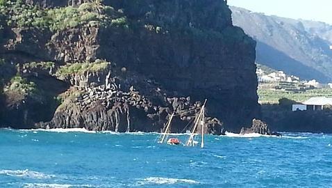 Se hunde un velero en la bahía de San Marcos, en Tenerife