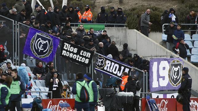 Los Ultras Sur fueron silbados por las dos aficiones