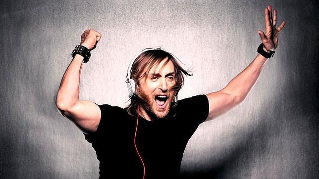 El dj David Guetta sale con una modelo 25 años más joven que él