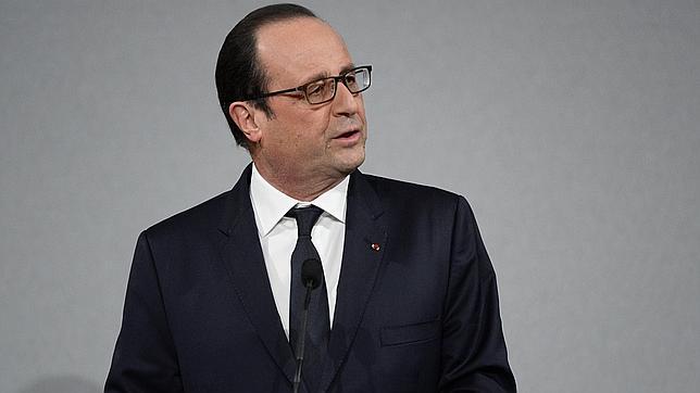 Hollande anticipa las compras de deuda del BCE contra la deflación