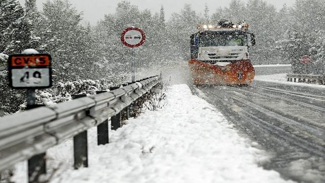 Ola de frío: la nieve cuaja en el interior de la Comunidad Valenciana