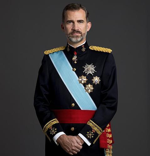 El Rey Felipe VI con el uniforme de gran etiqueta de capitán general del Ejército de Tierra