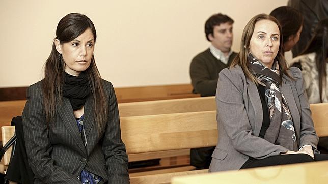 Imagen de Elisa Díaz y la denunciante durante el juicio