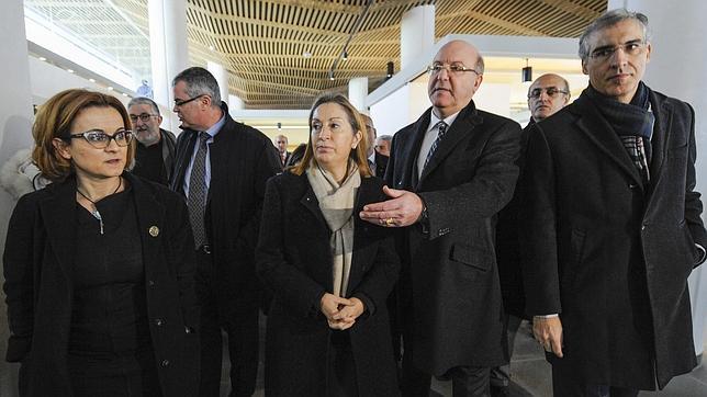 La ministra Ana Pastor garantiza la llegada del AVE a Galicia en 2018