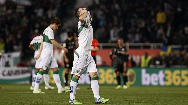 El Elche C.F. suspende de forma cautelar la grada de animación «con presencia de ultras»