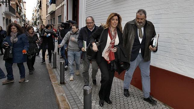 Susana Díaz, entre dos aguas tras tensar el pacto con IU