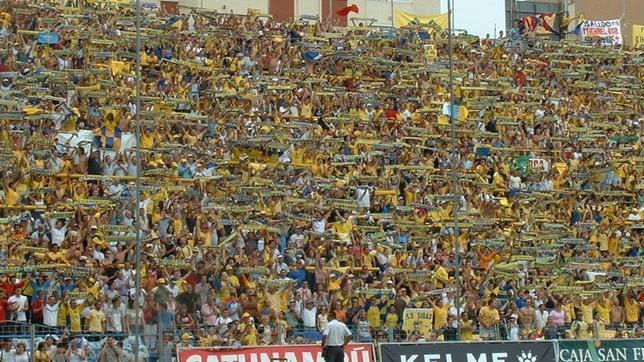 Un hincha intentó entrar al Carranza con un mosquetón