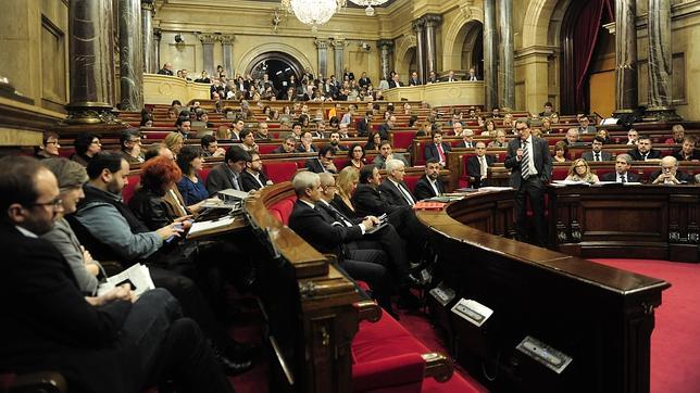 El Parlament pide a la Fiscalía que reabra la investigación de los hechos del 4-F