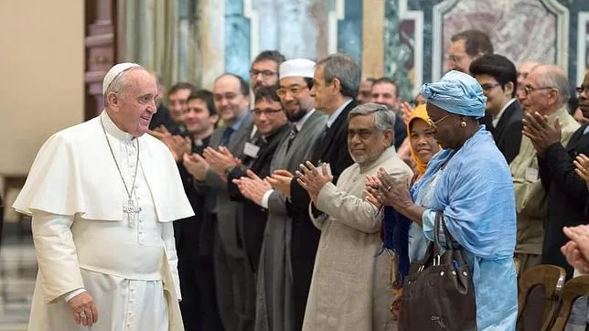 El Papa pide evitar «estereotipos y prejuicios» con el Islam
