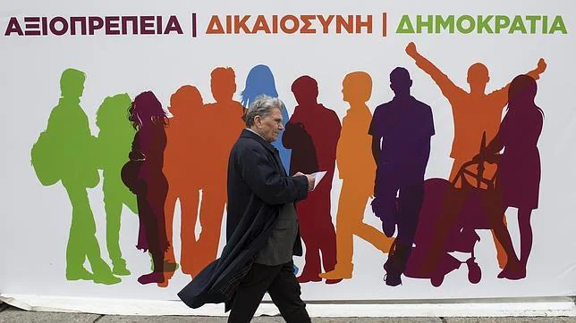 «Dignidad, Justicia y Democracia», reza un cartel electoral de Syriza colocado en una calle de Atenas