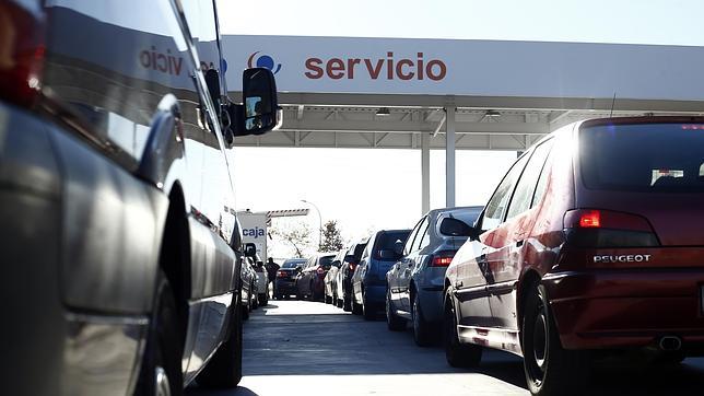 El sector reclama a la Junta que regule las gasolineras sin personal