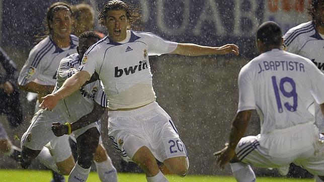 Higuaín, autor del gol en el Reyno de Navarra que le dio la Liga al Madrid en la 07-08