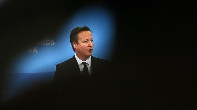 Cameron promete que si gana su primera medida será reducir las ayudas sociales