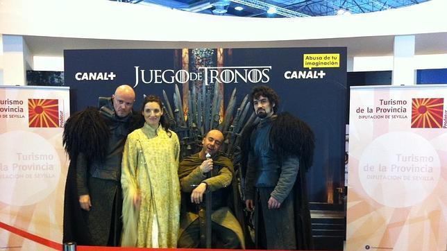 Un selfie con los personajes de «Juego de Tronos», la gran atracción de Fitur