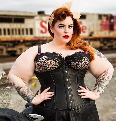 Tess Munster, la primera supermodelo de 120 kilos