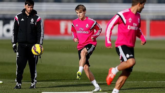 Odegaard se entrena por primera vez