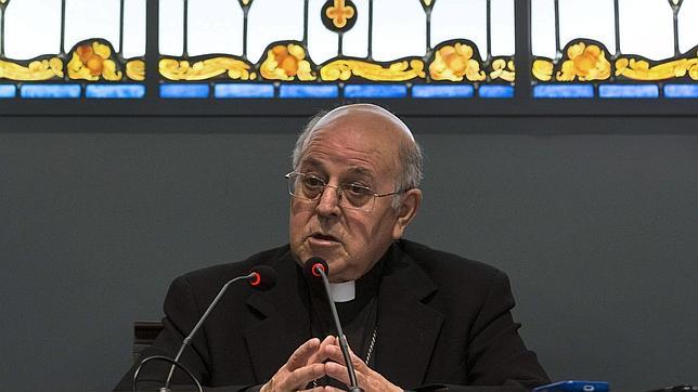 Blázquez asegura que «la gracia y chispa» del Papa «le hacen más cercano»