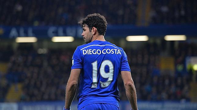 Tres partidos de sanción a Diego Costa por su pisotón a Emre Can