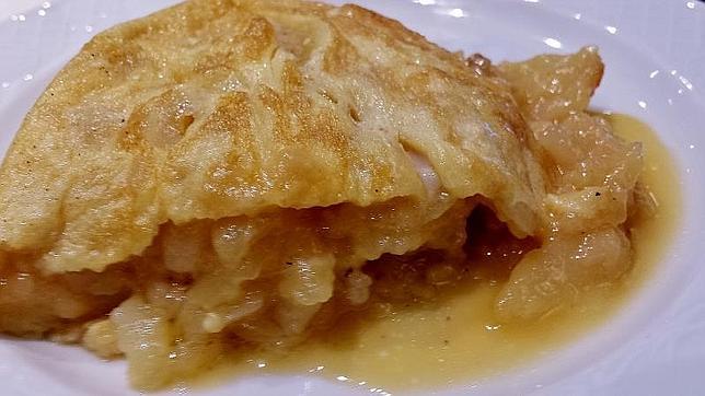 Detalle del huevo poco cuajado que hace tan peculiares las tortillas del Sylkar