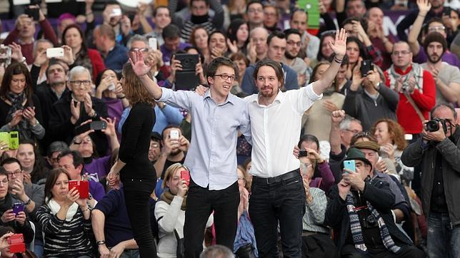 Imagen de Iglesias y Errejón en el mitin que ofreció Podemos en Valencia