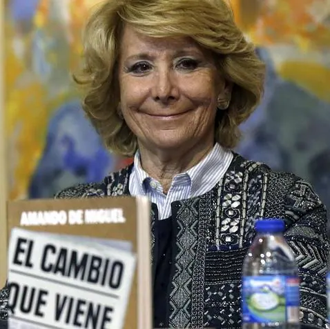 Esperanza Aguirre «sigue a la espera» de la llamada de Rajoy