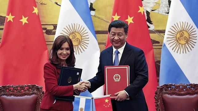 La presidenta argentina, Cristina Fernández de Kirchner, y el presidente chino, Xi Jinping, hoy en Pekín