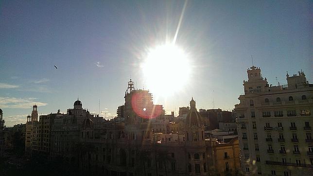 Ola de frío: la primera gran nevada del año da paso a una tarde de sol en Valencia