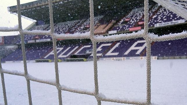 El Valladolid busca vencer a los elementos en su visita a Santander