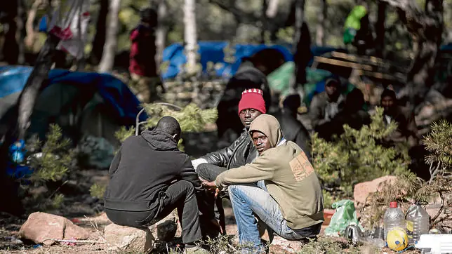 Marruecos desmantelará los campamentos de inmigrantes frente a Ceuta y Melilla