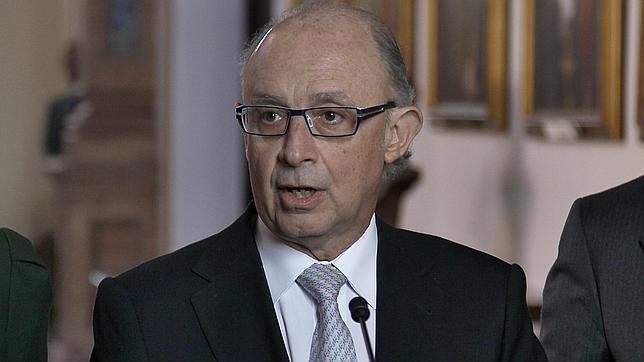 Montoro insta a Iglesias a que presente la renta de todos los miembros de Podemos