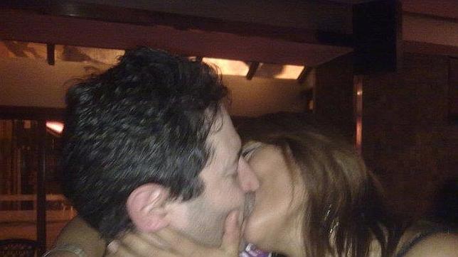 Como siento tu aliento / que mas que brisa es el viento/ ...que acaricia mi cabello / que se posa en mi cuello