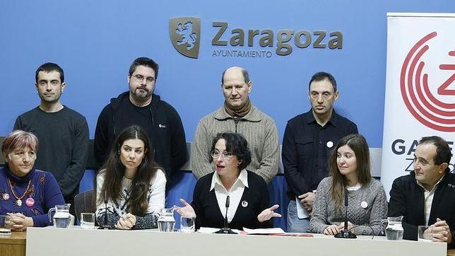 La amalgama de partidos en torno a Ganemos se ha presentado en la propia sede del Ayuntamiento de Zaragoza