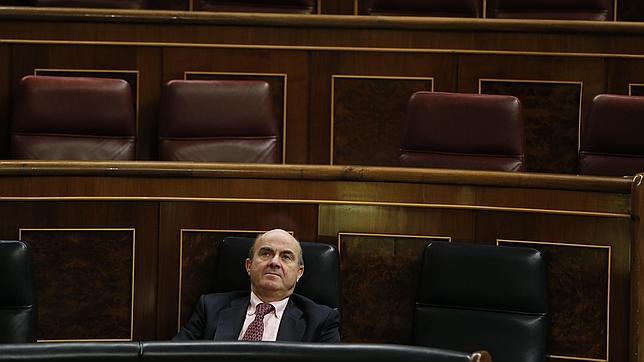 De Guindos: «BFA-Bankia hará frente a todas las sentencias condenatorias por la salida a Bolsa»