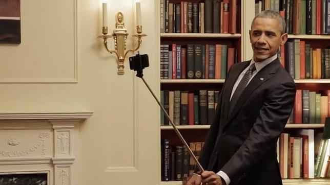 Obama se une a la moda del palo del «selfie»