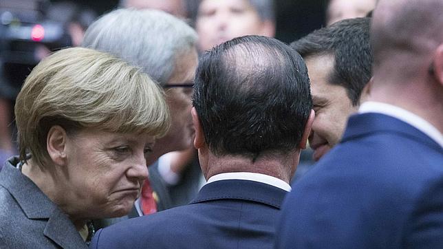 Merkel pide a Grecia que cumpla lo pactado para llegar a un acuerdo