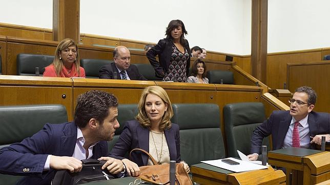 Quiroga hace frente al pulso de Sémper en Guipúzcoa con el apoyo del PP nacional