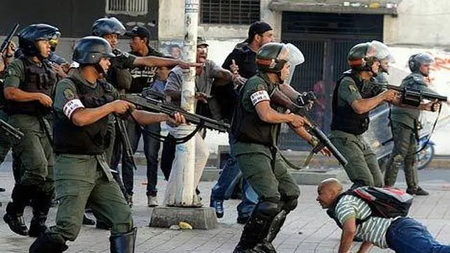 Represión de una manifestación opositora en Caracas