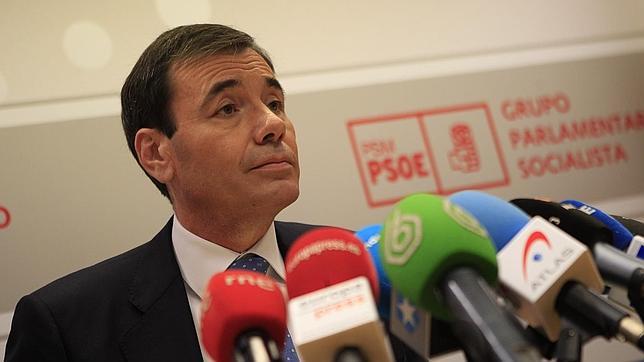 Tomás Gómez deja su acta como diputado: «No seré un problema para Pedro Sánchez»