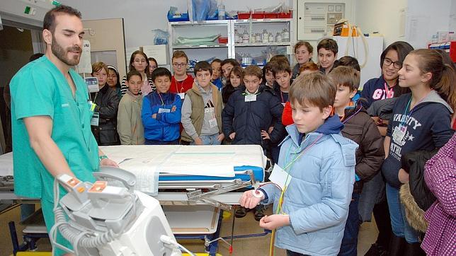 Alumnos del colegio Nuestra Señora del Prado conocen el hospital de Talavera