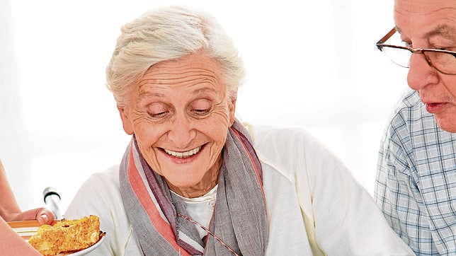 Llegar a edad avanzada en el matrimonio augura más años de vida y con mejor salud