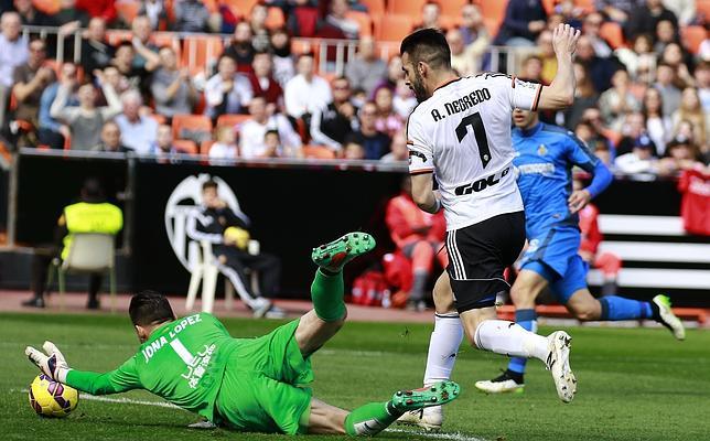 El Valencia sufre para ganar al Getafe