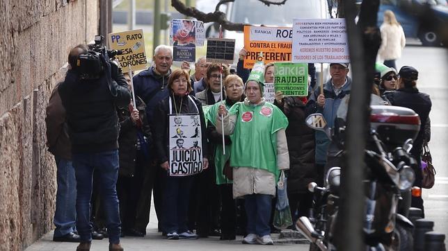 Anticorrupción solicita fianzas civiles para los imputados por tarjetas opacas