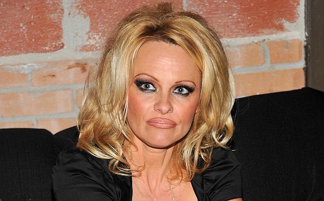 Pamela Anderson se divorcia por tercera vez de Rick Salomon