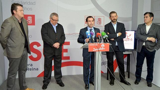 José Gutiérrez compareció con los cuatro candidatos: Corrochano, Fernández, Flores y Peranton