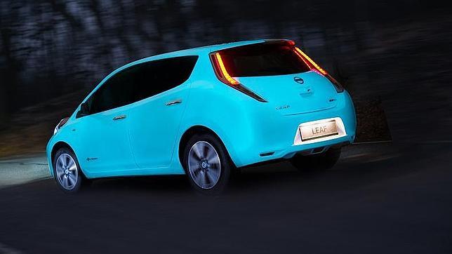 Nissan presenta el primer coche que brilla en la oscuridad