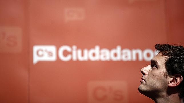 El PP pasa a la ofensiva ante el avance de Ciudadanos