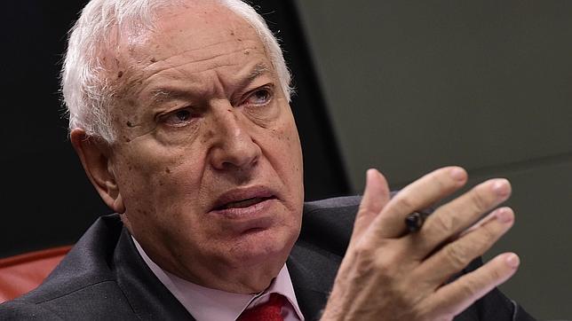 Margallo sugiere que el Peñón pague clases de español a los gibraltareños que lo pidan